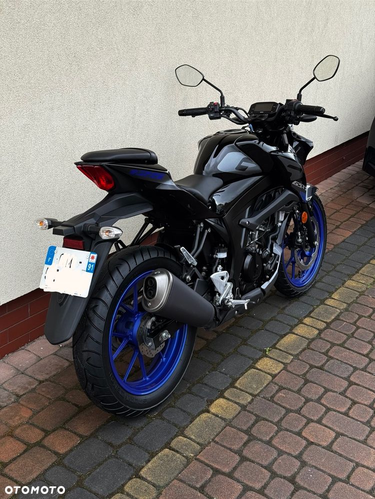 Suzuki GSX - 3