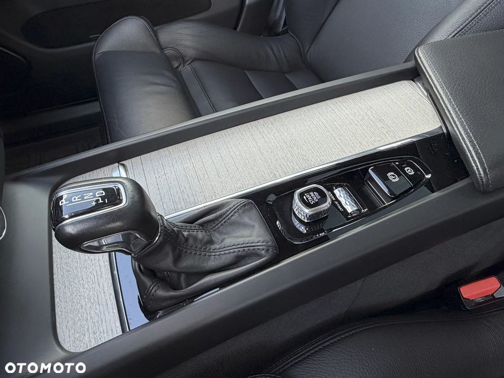 Volvo XC 60 D4 SCR Inscription - 24