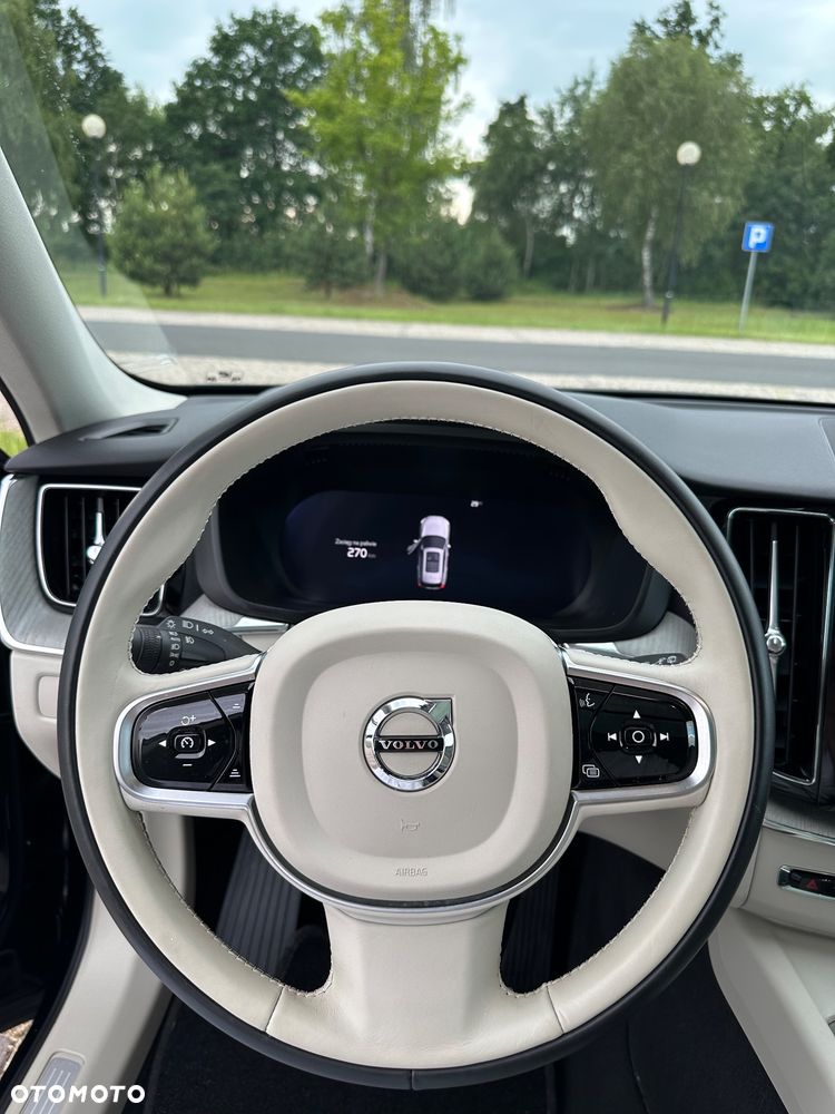 Volvo XC 60 B5 B AWD R-Design - 16