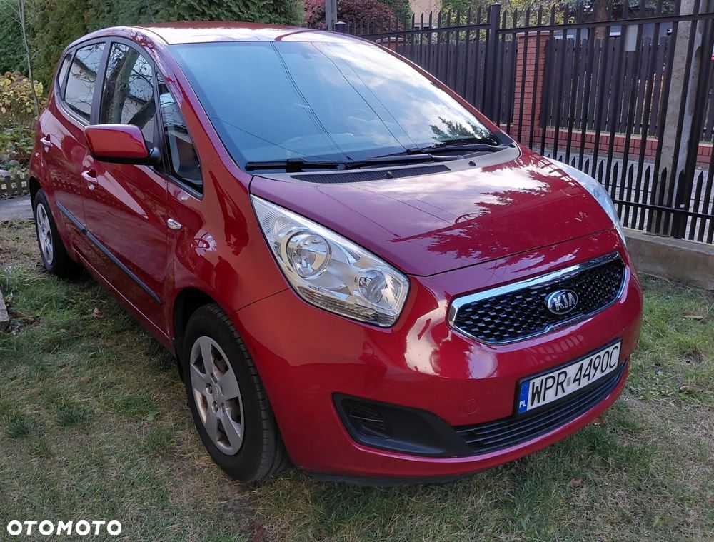 Kia Venga 1.6 L - 8