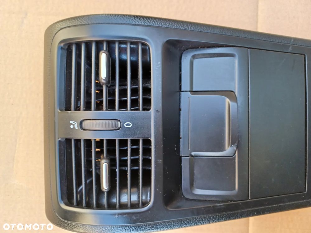 KRATKA NAWIEWU TYŁ  PASSAT B6 3C0864298BP - 2