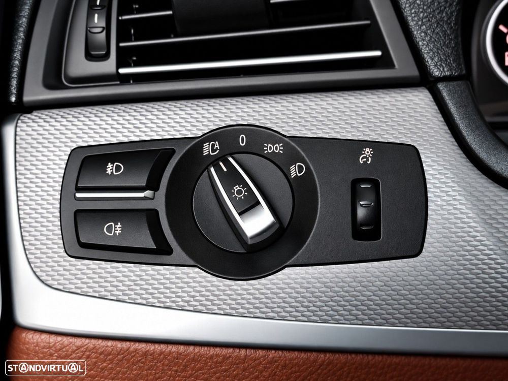 BMW 535 d xDrive Pack M Auto - 31