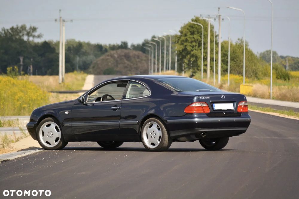 Mercedes-Benz CLK - 10