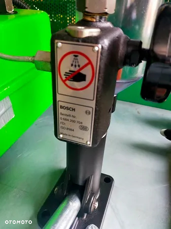 EPS 100 tester wtryskiwaczy Bosch . 0684200704 TCR 5001 - 23