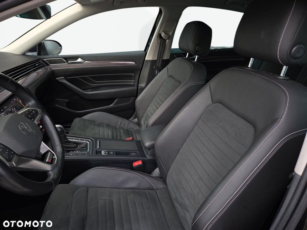 Volkswagen Passat - 11