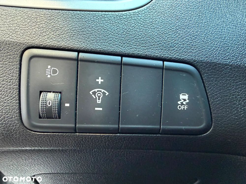 Hyundai Elantra 1.6 Comfort - 30