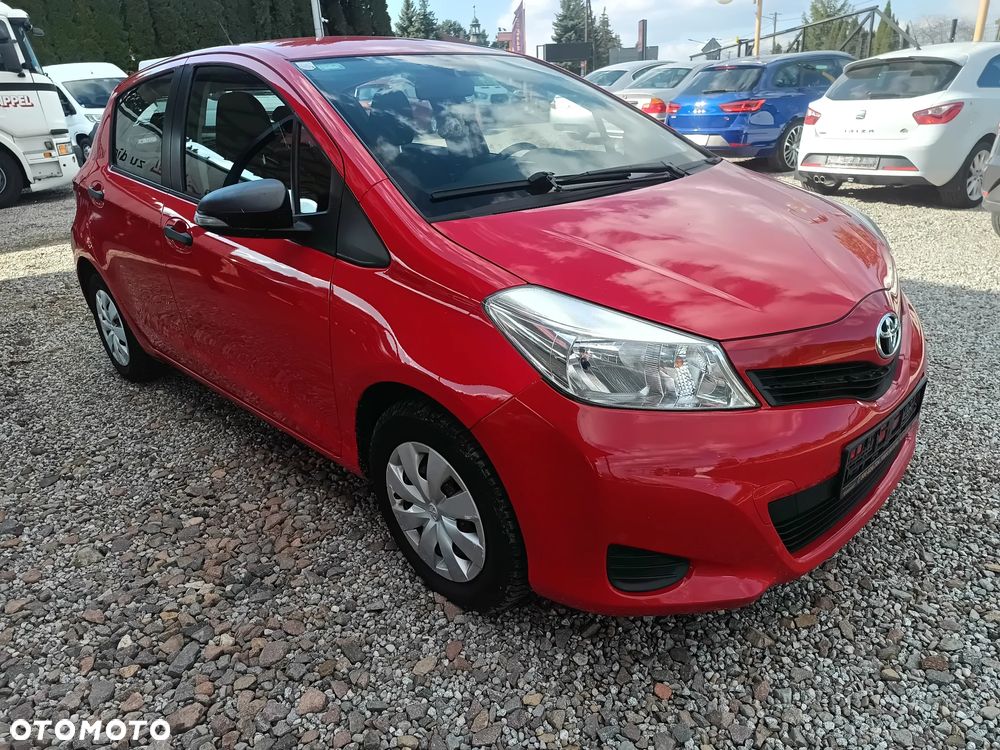 Toyota Yaris 1.0 Premium - 4