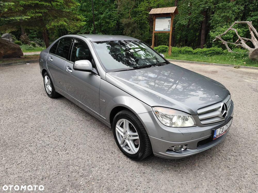 Mercedes-Benz Klasa C 180 BlueEFFICIENCY Avantgarde - 16