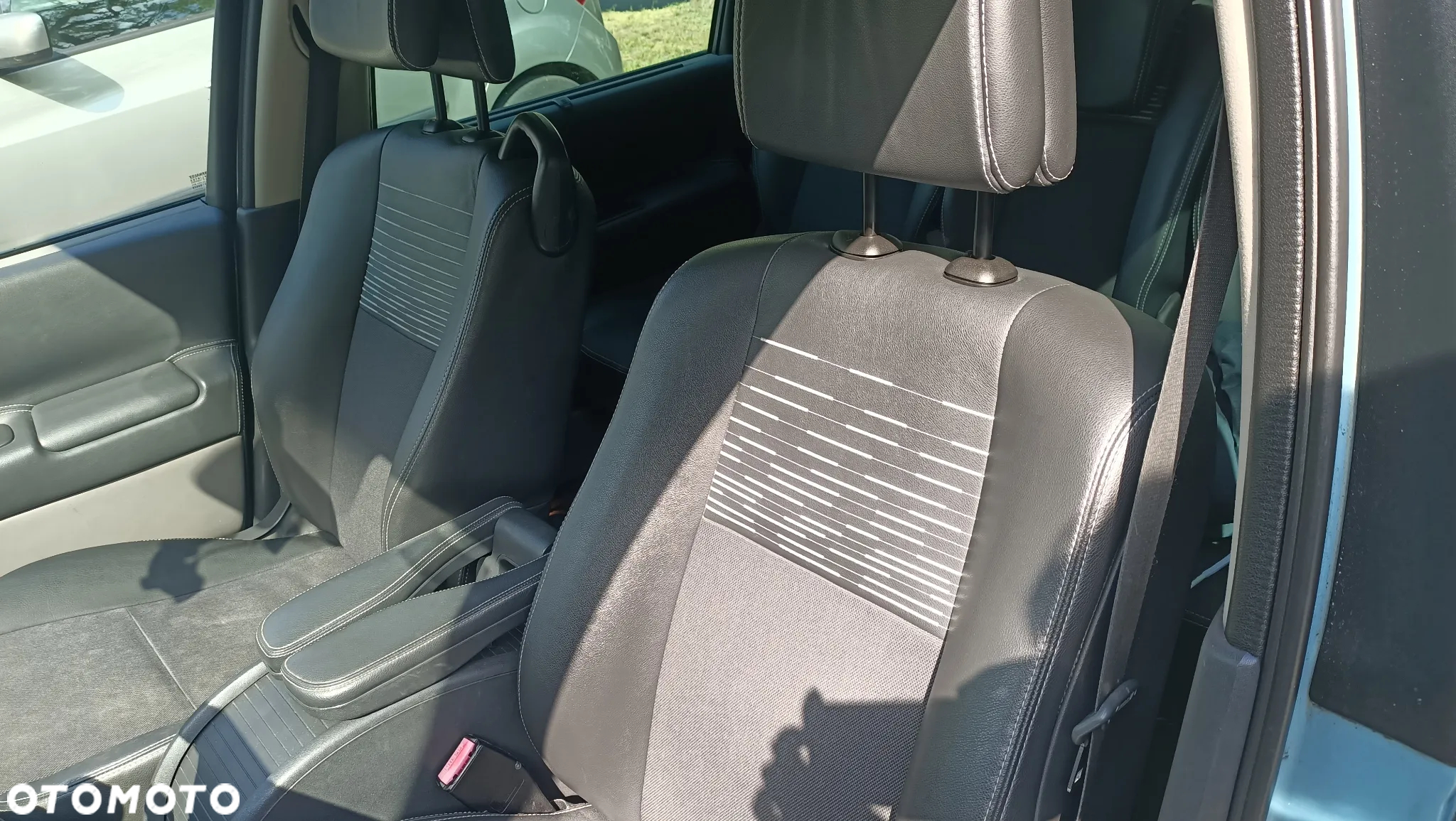 Renault Scenic 1.6 16V Authentique - 11