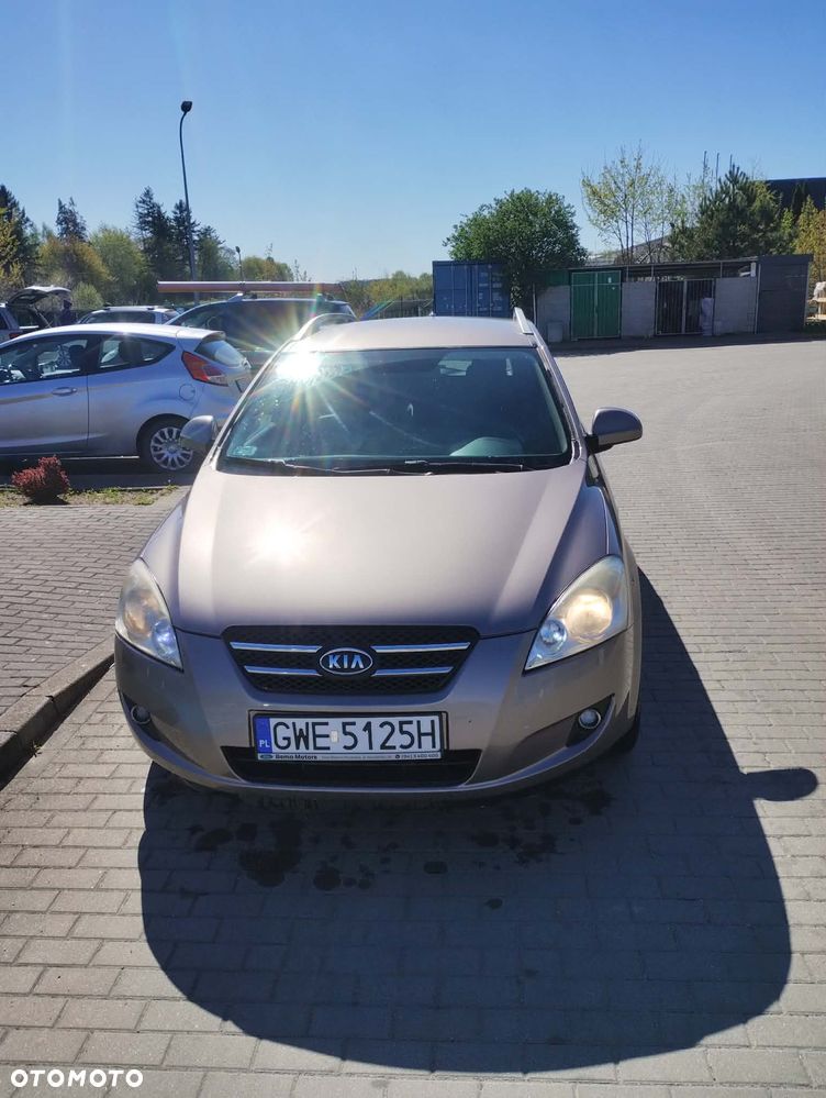 Kia Ceed 1.6 Crdi Comfort - 1
