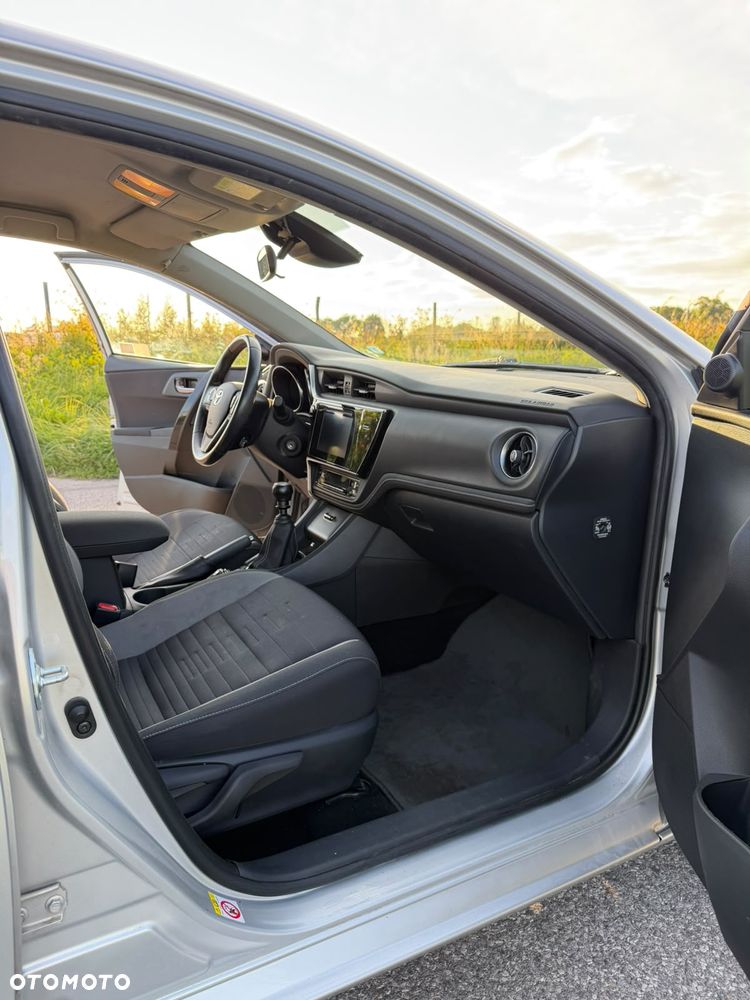 Toyota Auris 1.6 Classic Plus - 25