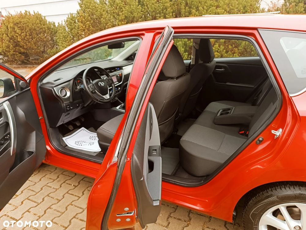 Toyota Auris - 16