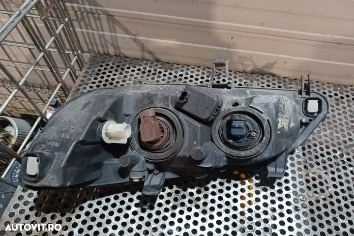 Far dreapta Opel Zafira A [1999 - 2003] Minivan 5-usi 2.0 DTI MT (101 - 2