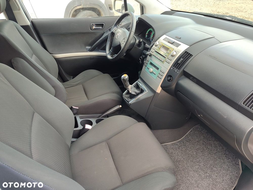 Toyota Corolla Verso - 20