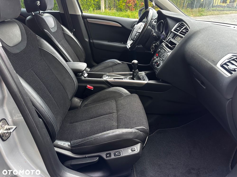 Citroën C4 VTi 120 Exclusive - 24