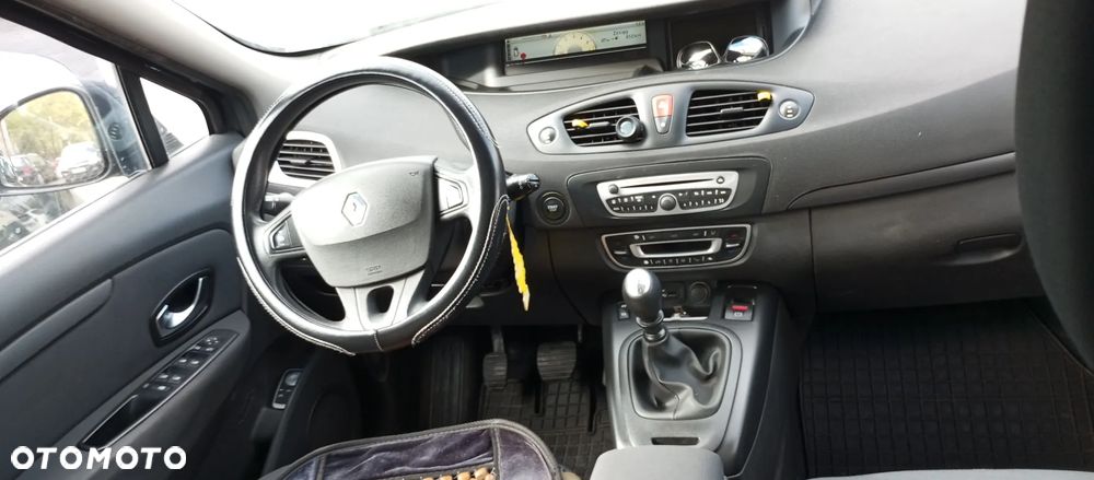 Renault Scenic - 23