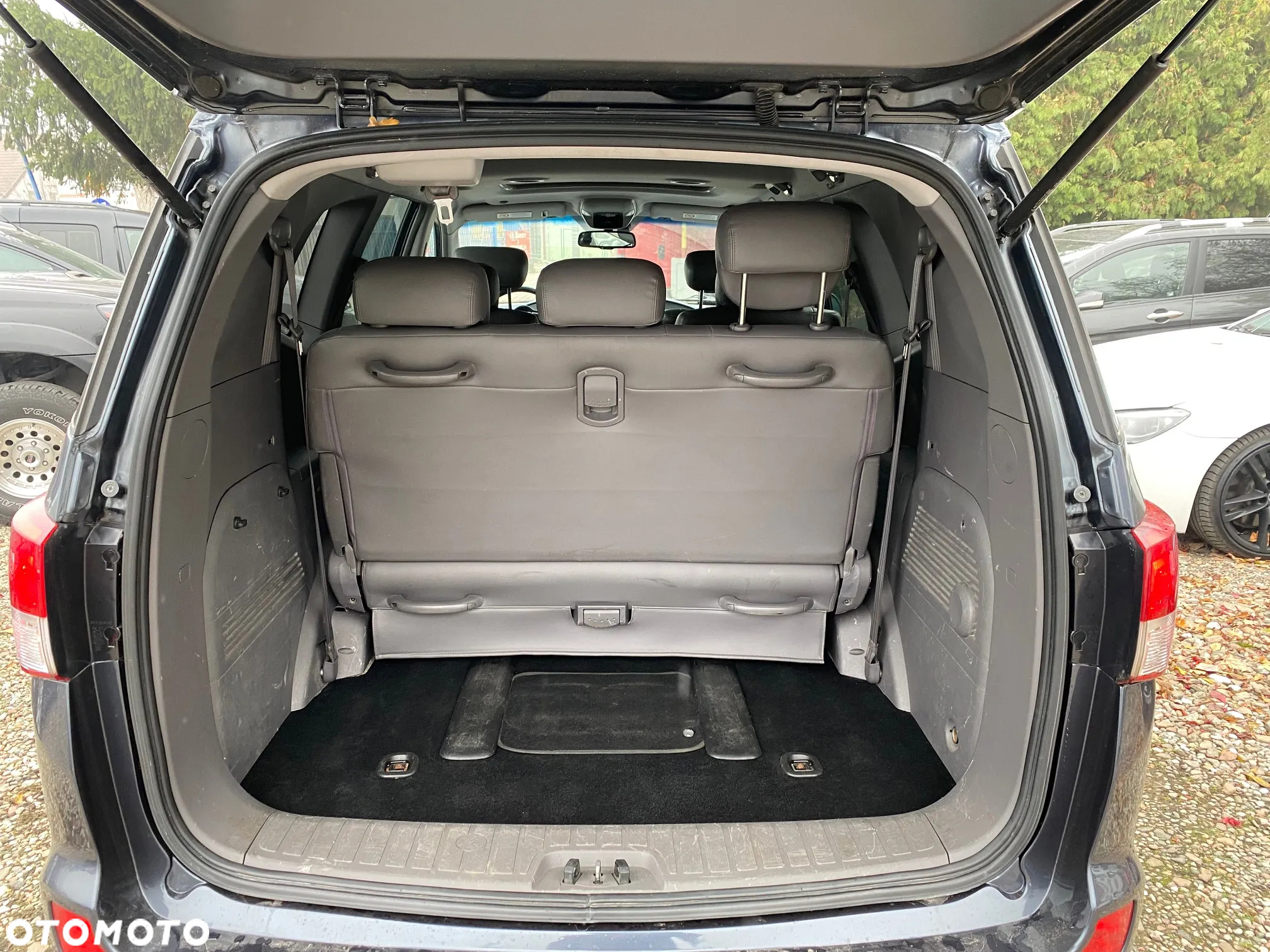 SsangYong/KGM Rodius 200 e-XDi Crystal Plus 4WD - 7