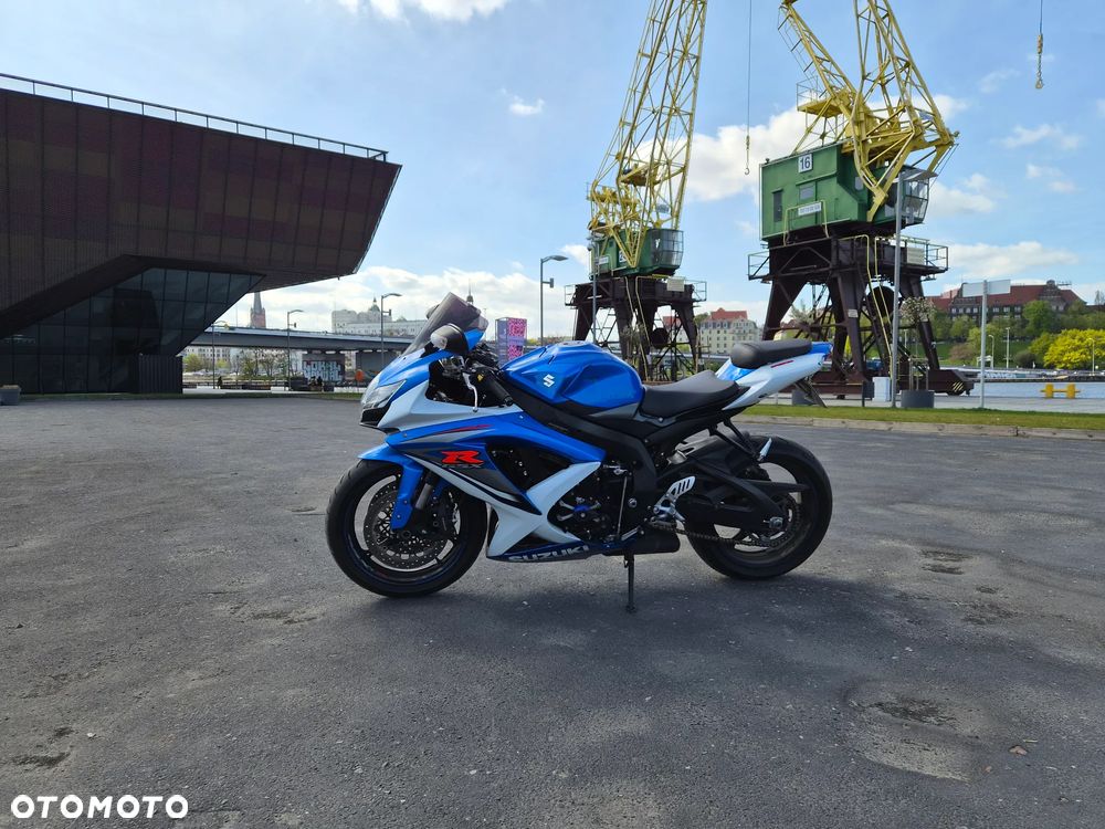 Suzuki GSX-R - 6