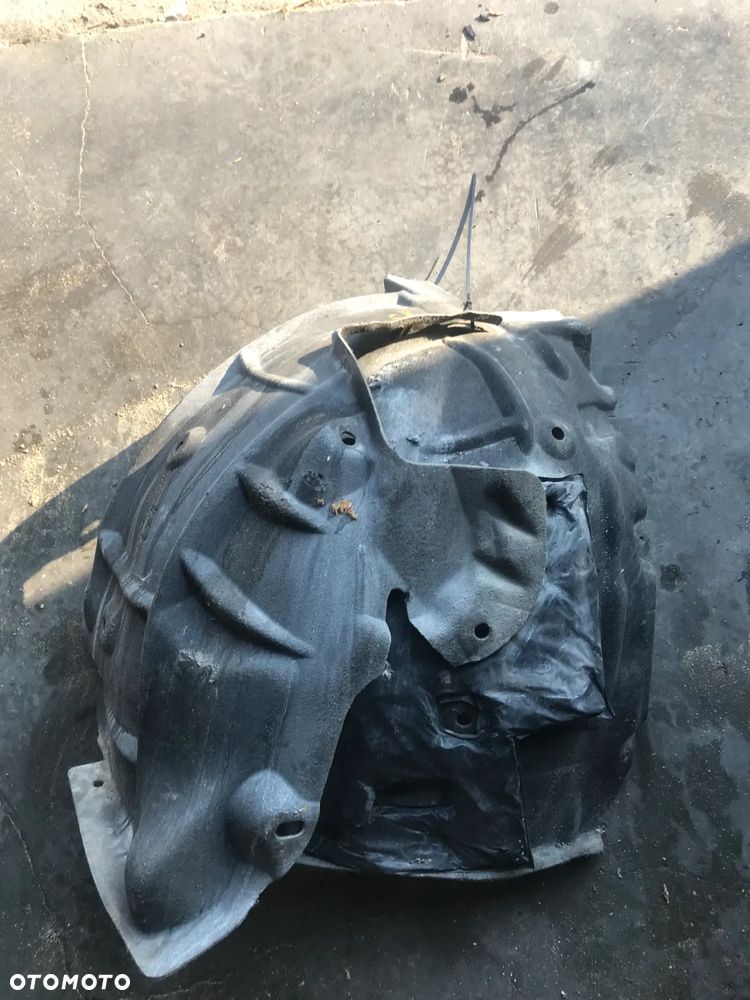 Nadkole przednie lewe Renault Scenic III