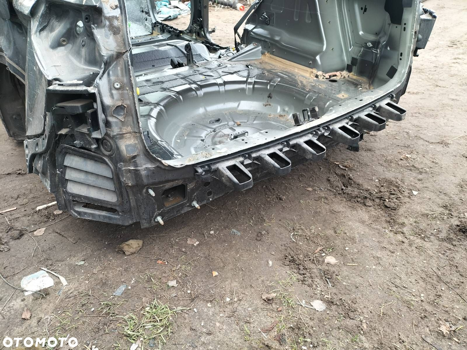 WANNA BAGAŻNIKA PAS TYLNY FORD FOCUS MK4 KOMBI BJ - 3
