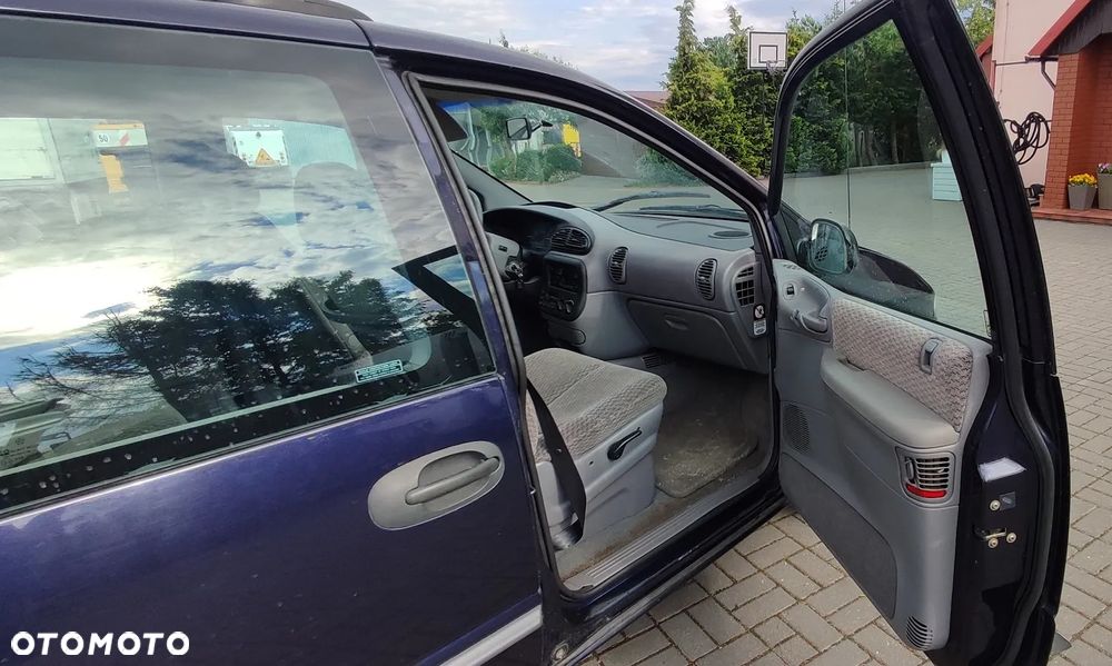 Chrysler Voyager - 8