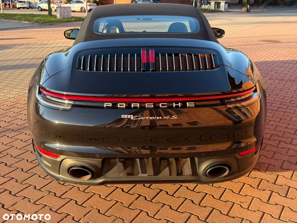 Porsche 911 Carrera 4S - 6
