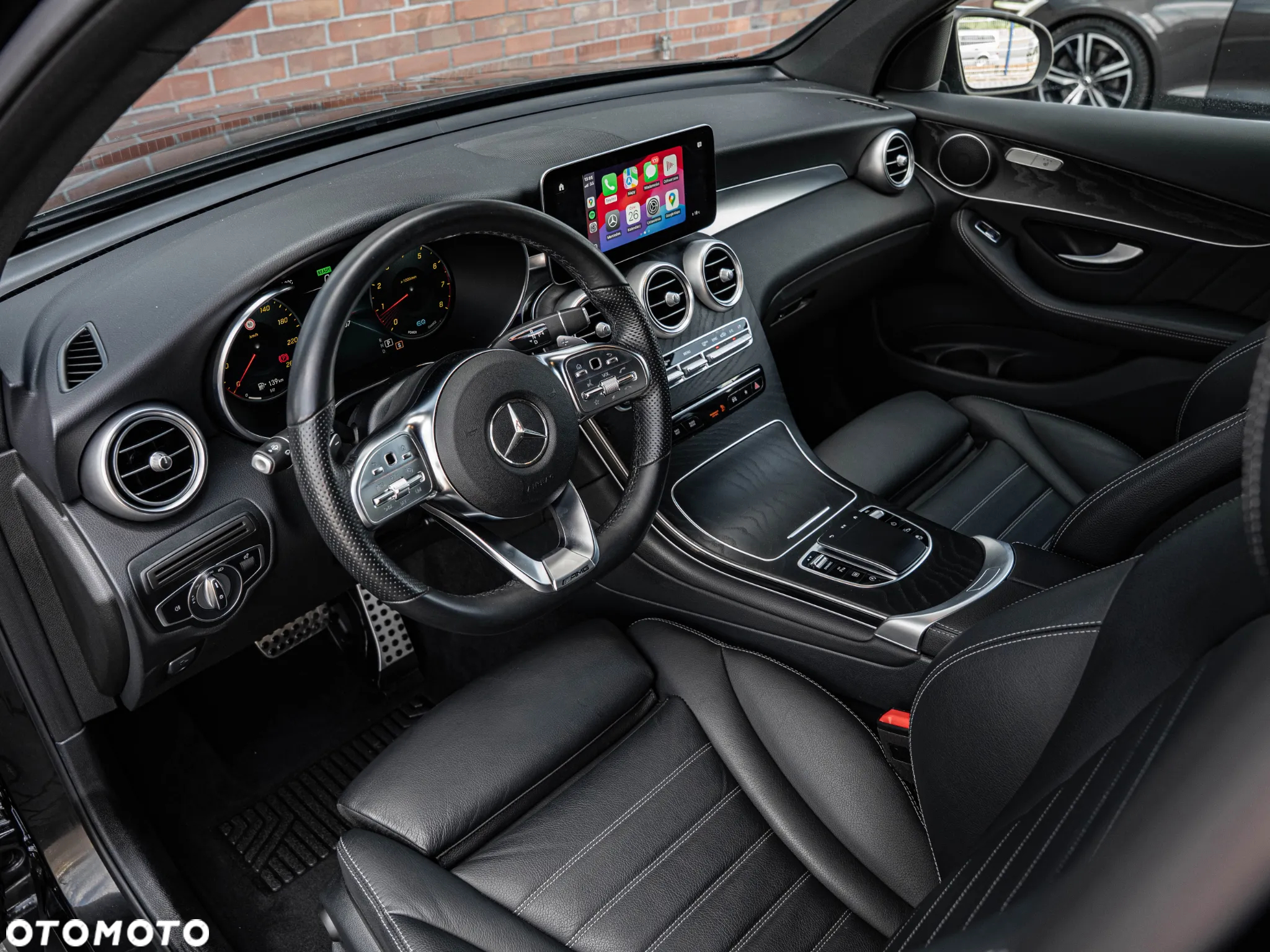 Mercedes-Benz GLC 200 4Matic 9G-TRONIC AMG Line Plus - 21