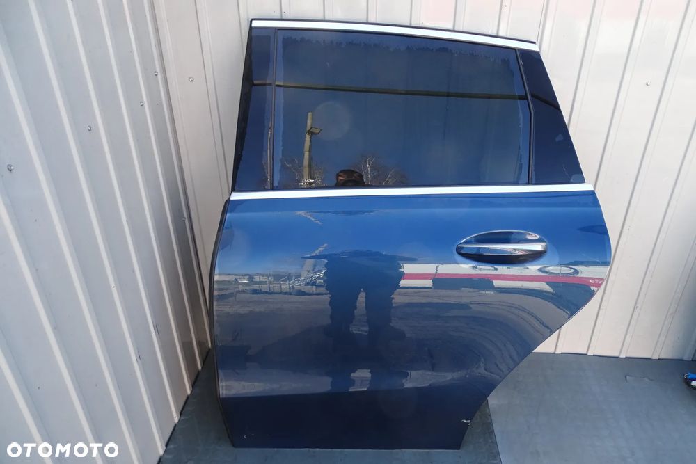 Mercedes B Klasa W247 Drzwi lewe lewy tył Kompletne C667