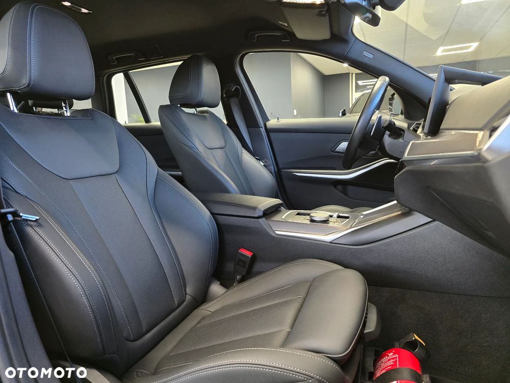 BMW Seria 3 318i M Sport - 18