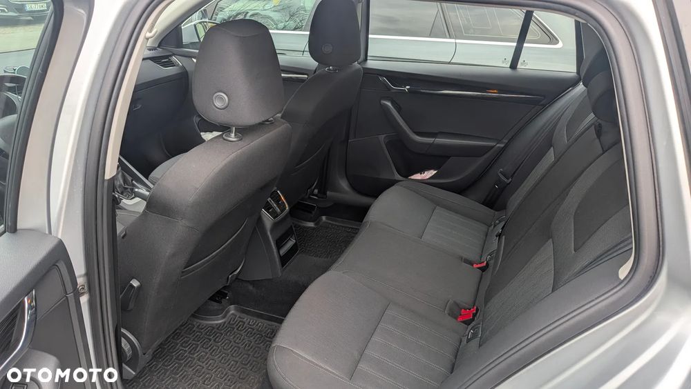 Skoda Octavia ver-1-6-tdi-style - 6