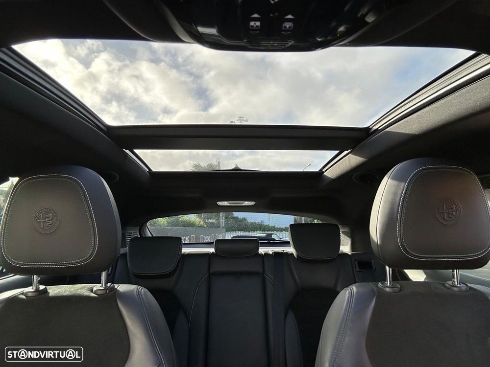 Alfa Romeo Stelvio V6 2.9 Bi-Turbo AT8-Q4 Quadrifoglio - 26