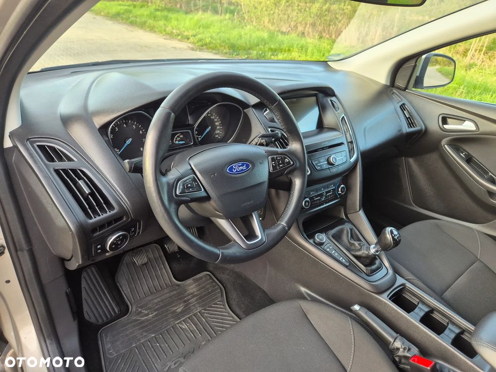 Ford Focus 1.0 EcoBoost STart-Stopp-System TITANIUM - 29