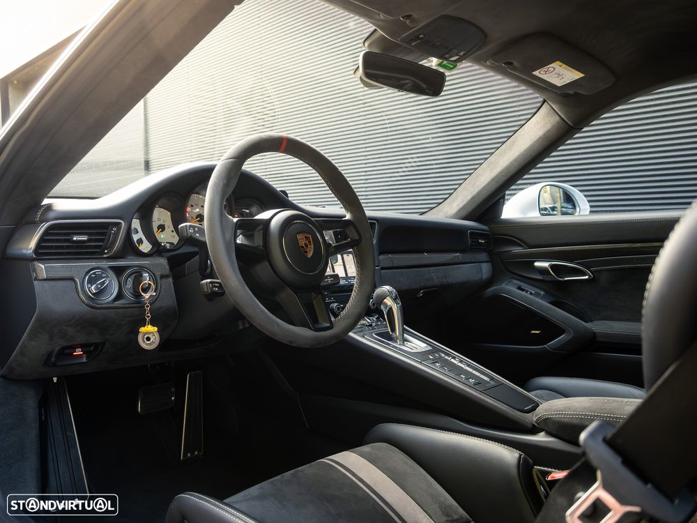Porsche 911 (991) GT3 PDK - 32