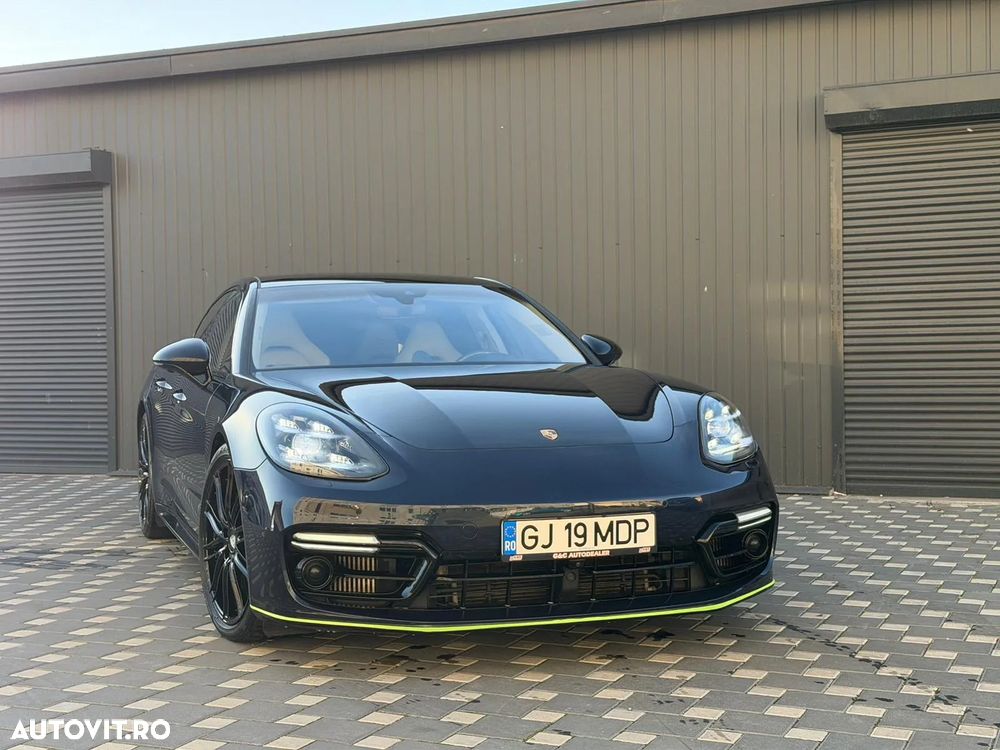 Porsche Panamera Turbo Sport Turismo - 2