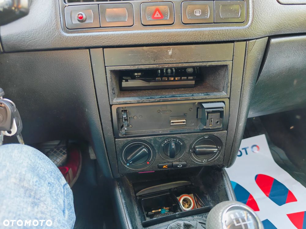 Volkswagen Golf IV 1.4 Comfortline - 20