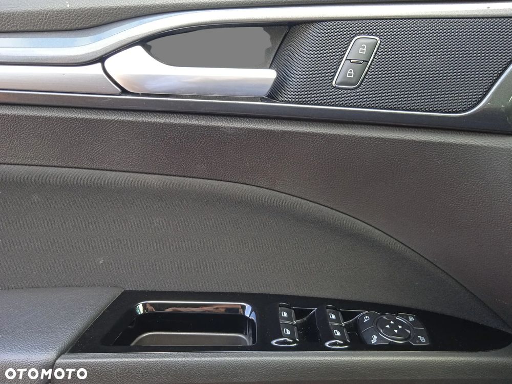 Ford Mondeo 2.0 EcoBlue Titanium - 29
