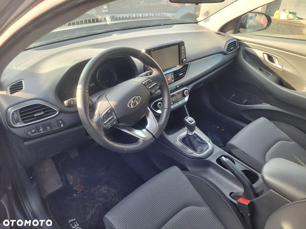 Hyundai i30 1.5 Intro - 3