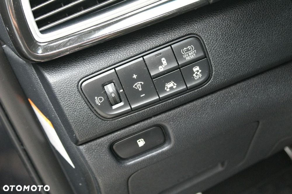 Kia Niro 1.6 GDI Hybrid L Business Line - 16