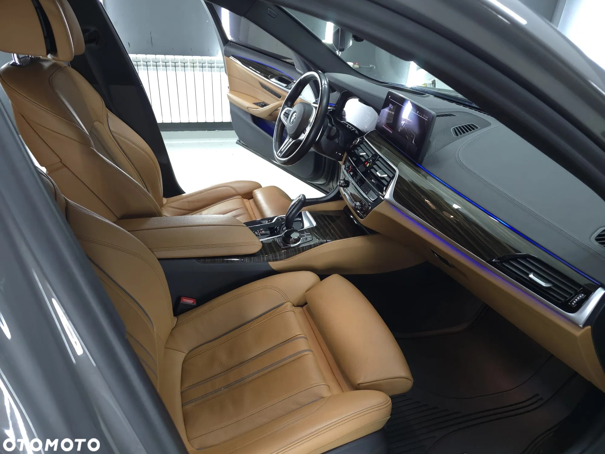 BMW Seria 5 M550i xDrive sport - 12