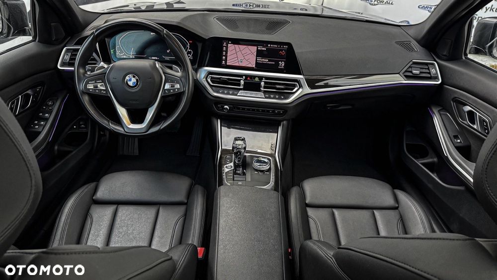 BMW Seria 3 330i Luxury Line - 12