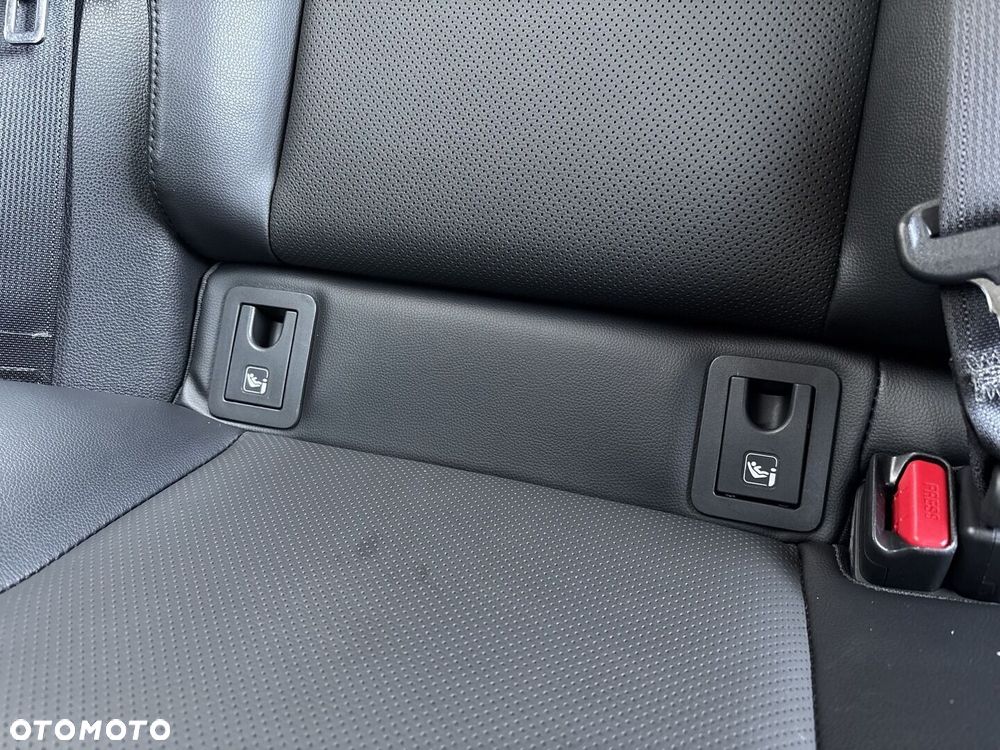 Toyota Corolla Cross 2.0 Hybrid Executive AWD - 23