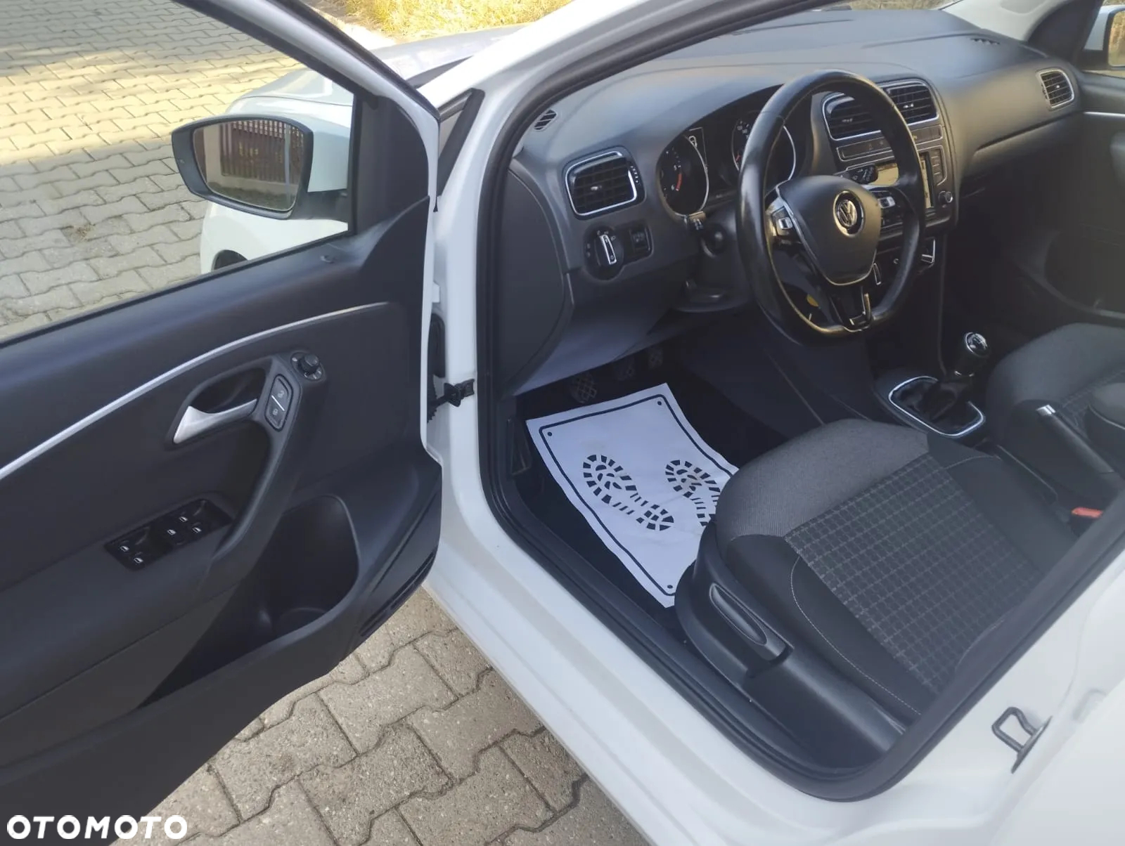 Volkswagen Polo 1.4 TDI (Blue Motion Technology) Comfortline - 11