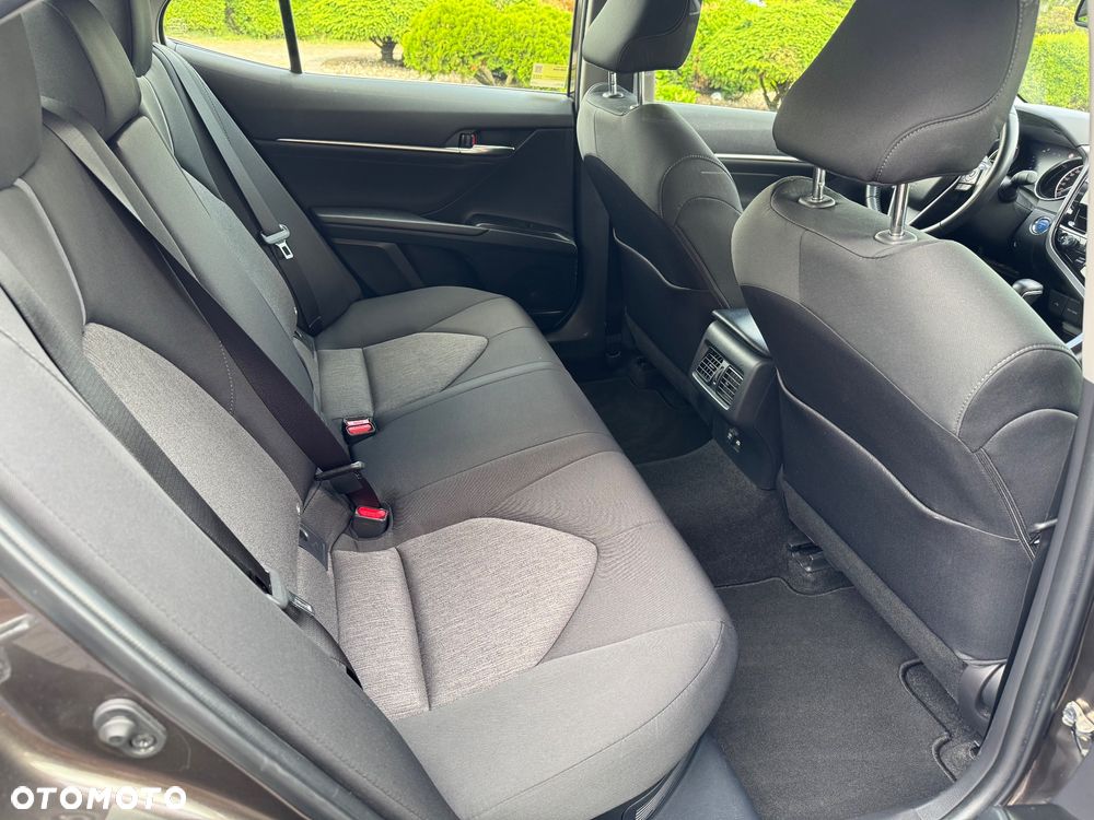 Toyota Camry 2.5 Hybrid Comfort CVT - 18