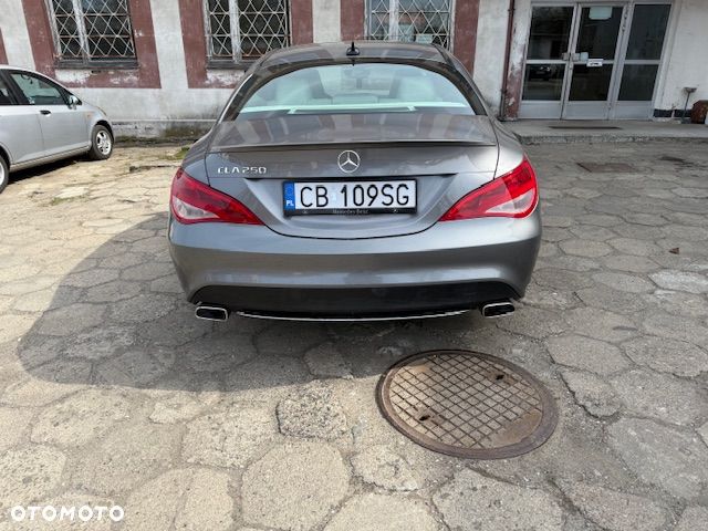 Mercedes-Benz CLA 250 7G-DCT - 10