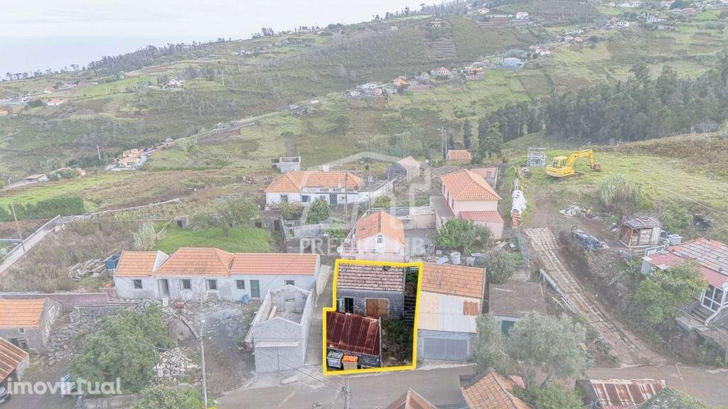 Terreno com Palheiro - Ponta do Pargo - Grande imagem: 2/18