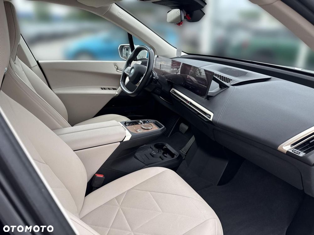 BMW iX - 7