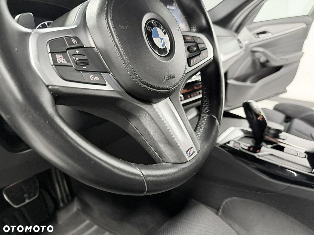 BMW Seria 5 520d Touring M Sport Edition - 31