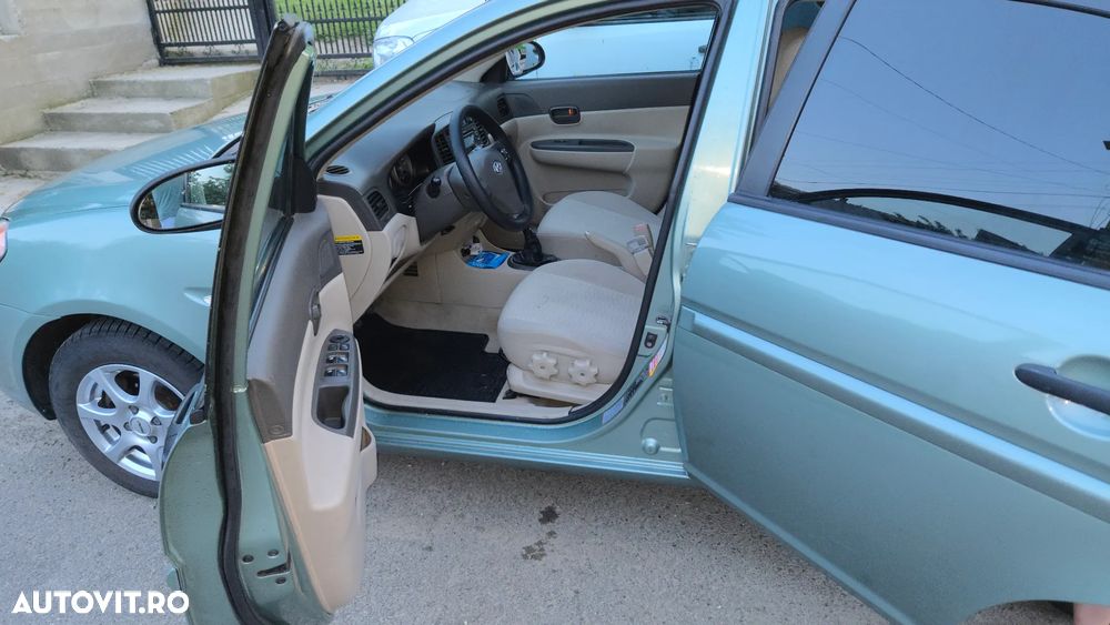 Hyundai Accent MC 1.5 CRDI 4DR GL COMFORT - 5