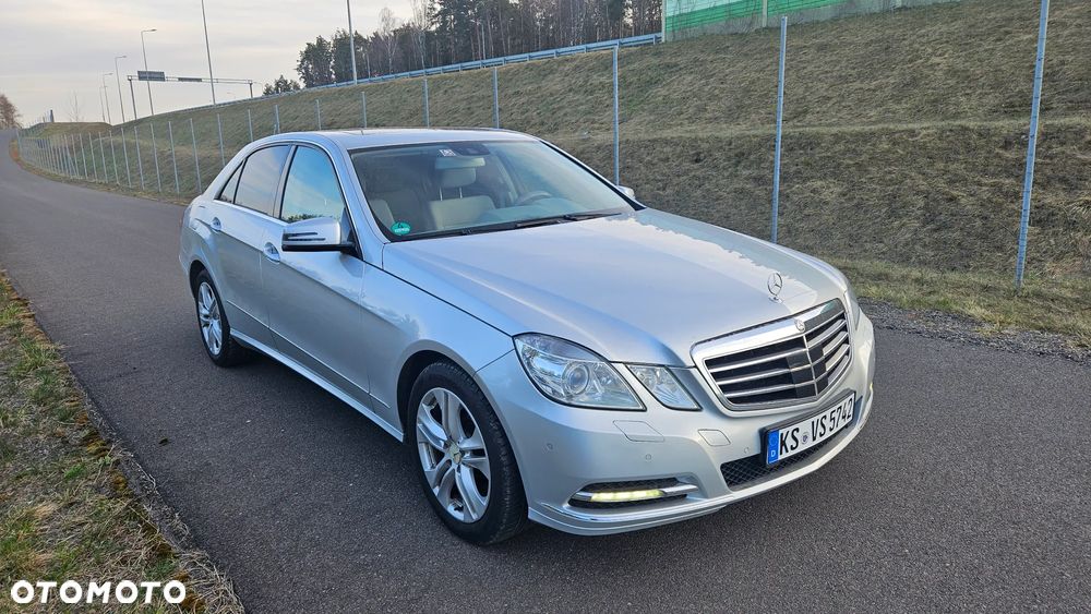 Mercedes-Benz Klasa E 300 CDI DPF BlueEFFICIENCY 7G-TRONIC Elegance - 1