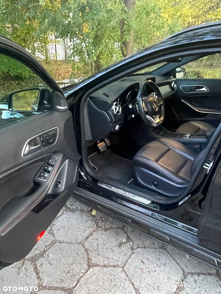 Mercedes-Benz GLA 200 d 7G-DCT - 10